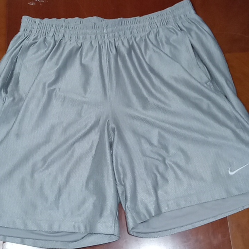 Nike Men's Silver Basketball Shorts (XL)